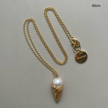 Load image into Gallery viewer, Pearl pendant _ ice cream