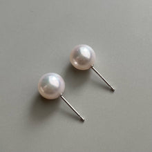 Load image into Gallery viewer, Pearl earring _ ice cream